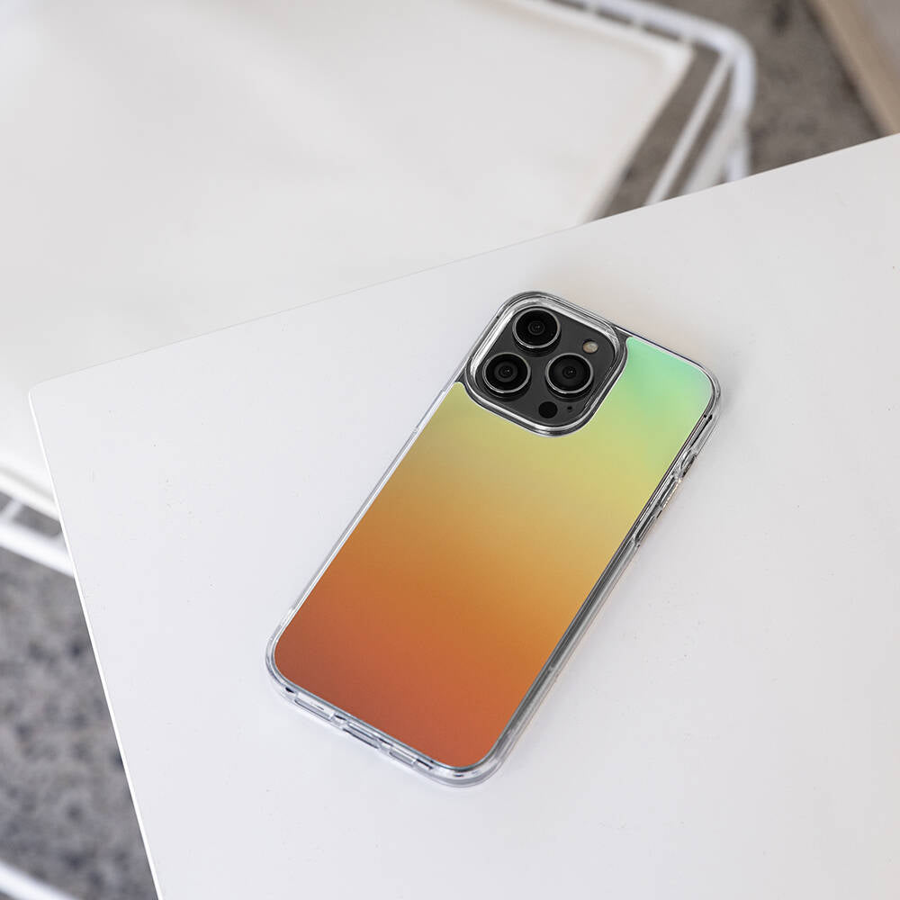 Apple iPhone 14 Pro Max Kılıf Renk Geçişli Kenarları Şeffaf Tasarımlı Lisanslı Switcheasy Crush Plus Kapak Starlight