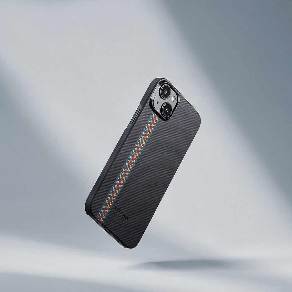 Apple iPhone 15 Plus Kılıf M-safe Şarj Özellikli 600D Aramid Fiber Pitaka Tactile Woven Orchestra Serisi Rhapsody Kapak Siyah