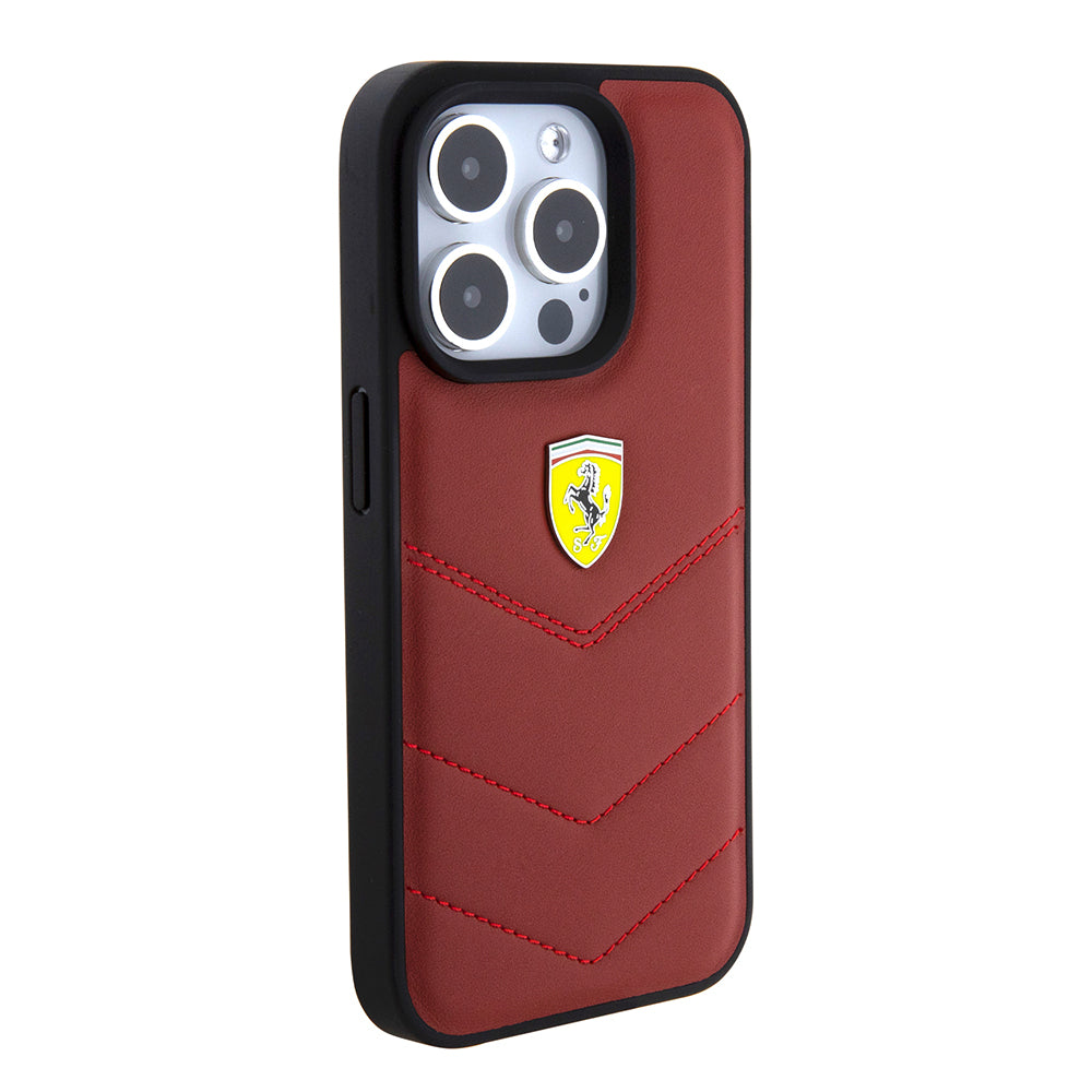 Apple iPhone 15 Pro Kılıf Ferrari Orjinal Lisanslı Deri Dikişli Arka Yüzey Metal Logo Tasarımlı Kapak Siyah