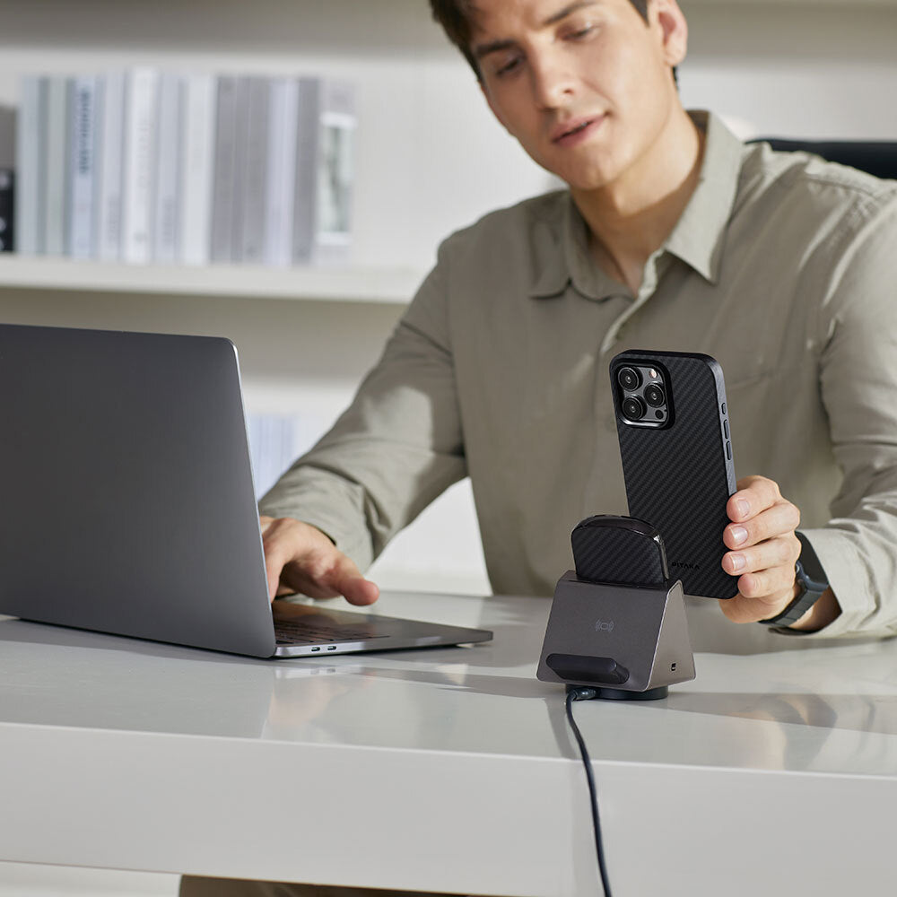 Apple iPhone 15 Pro Kılıf M-safe Şarj Özellikli 1500D Aramid Fiber Pitaka Military-Grade Classic Serisi Black-Grey Twill Kapak Siyah-Gri