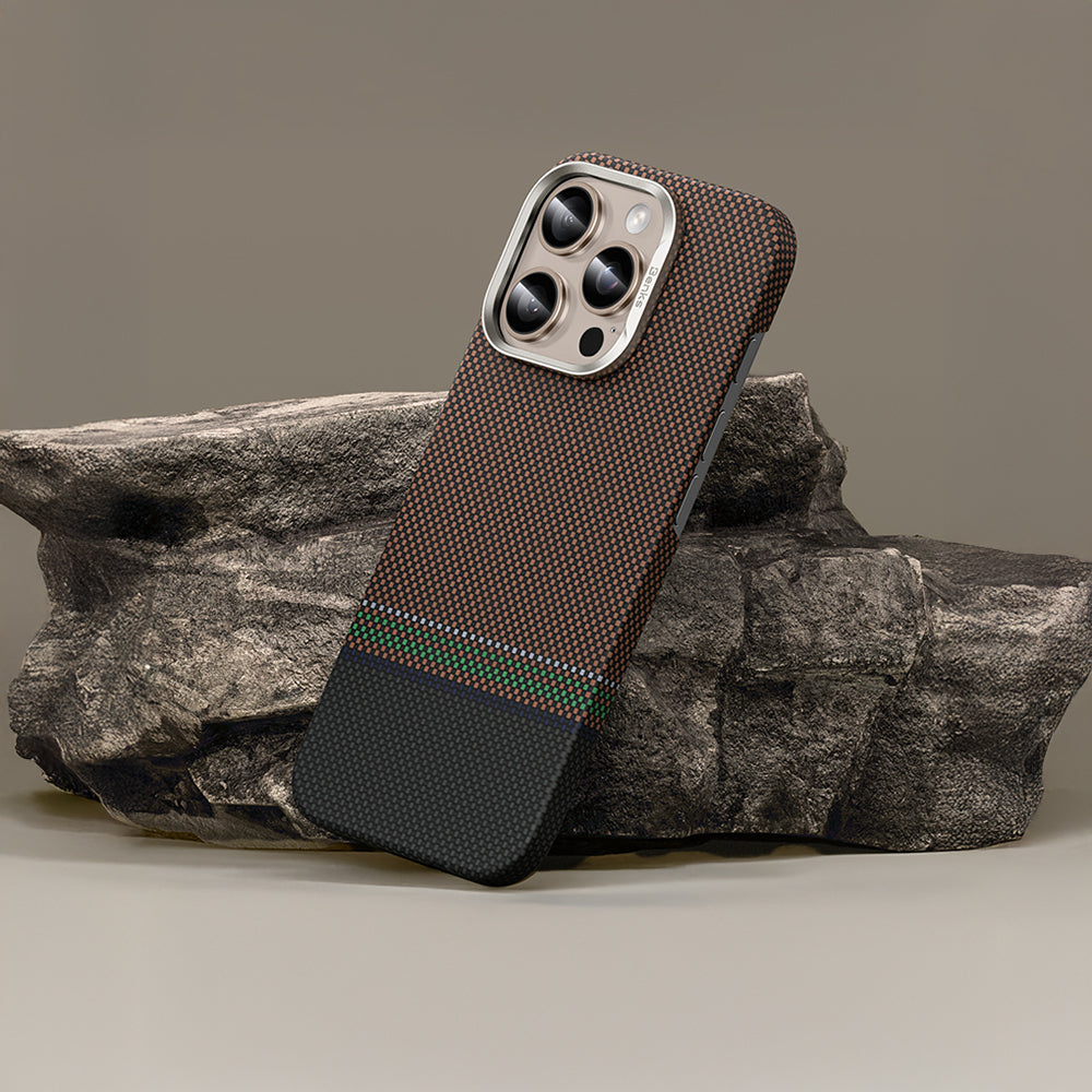 Apple iPhone 15 Pro Case M-safe Charging Feature Carbon Fiber Design Benks Prestige ArmorAir Kevlar Cover Gold
