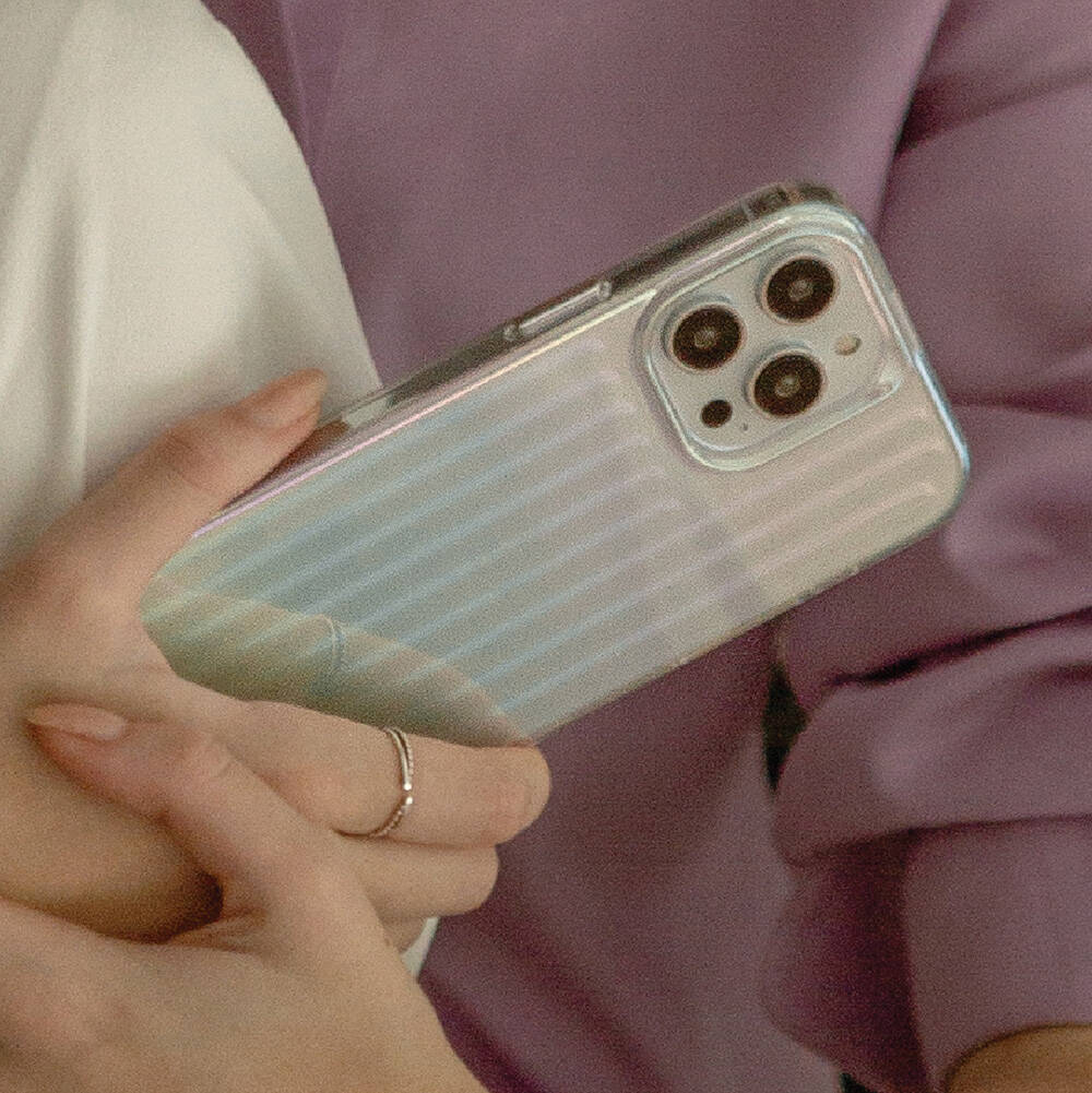 Apple iPhone 15 Pro Kılıf Parlayan Arka Yüzey Coehl Linear Kapak Mor