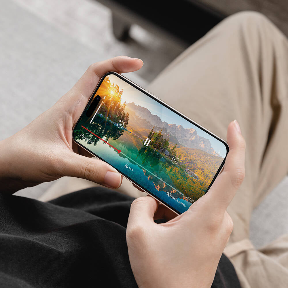 Apple iPhone 15 Pro Premium Temperli Ultra HD Lisanslı Switcheasy Glass 9H Cam Ekran Koruyucu Renksiz