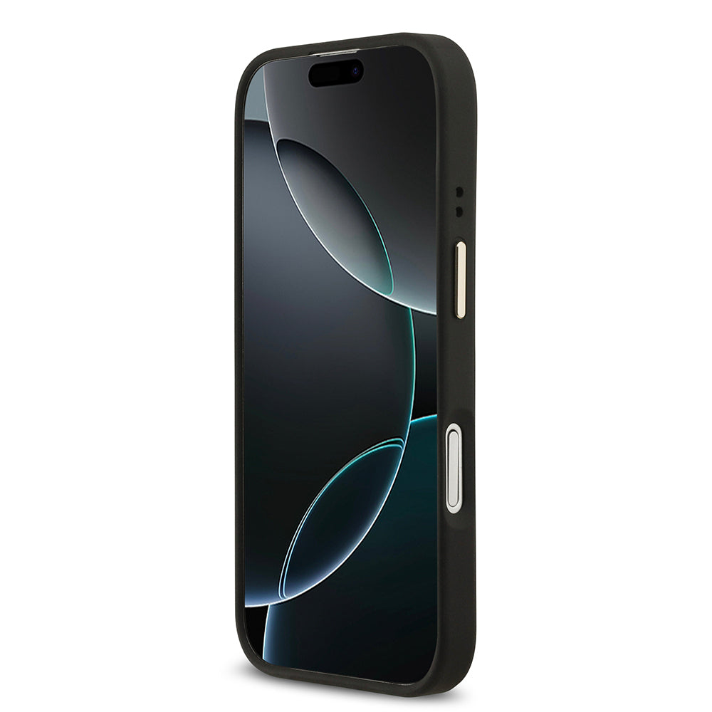 Apple iPhone 17 Kılıf Guess Orjinal Lisanslı M-safe Şarj Özellikli 4G Desenli PU Metal Plaka Klasik Logolu Kapak Siyah