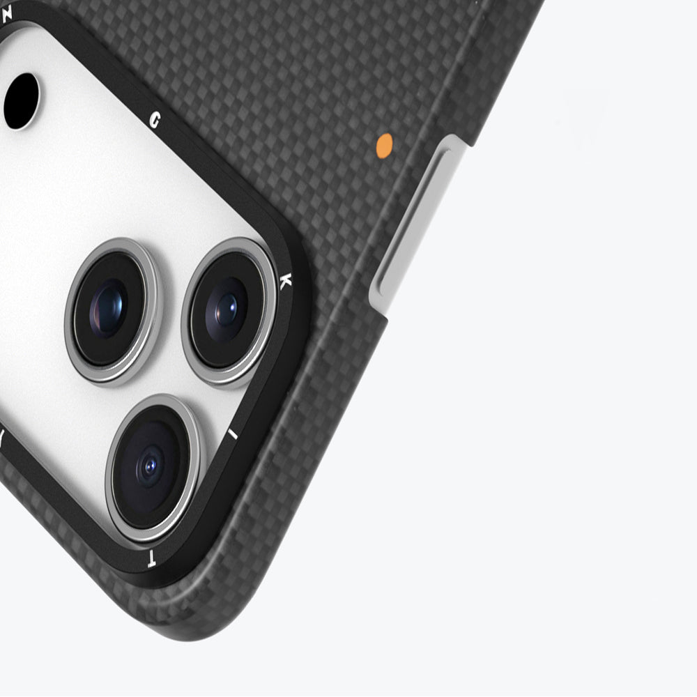 Apple iPhone 17 Pro Kılıf M-safe Şarj Özellikli Aramid Fiber Youngkit 1500D Kevlar Extreme Wing Titanyum-Gold Serisi Kapak Titanyum-Gold