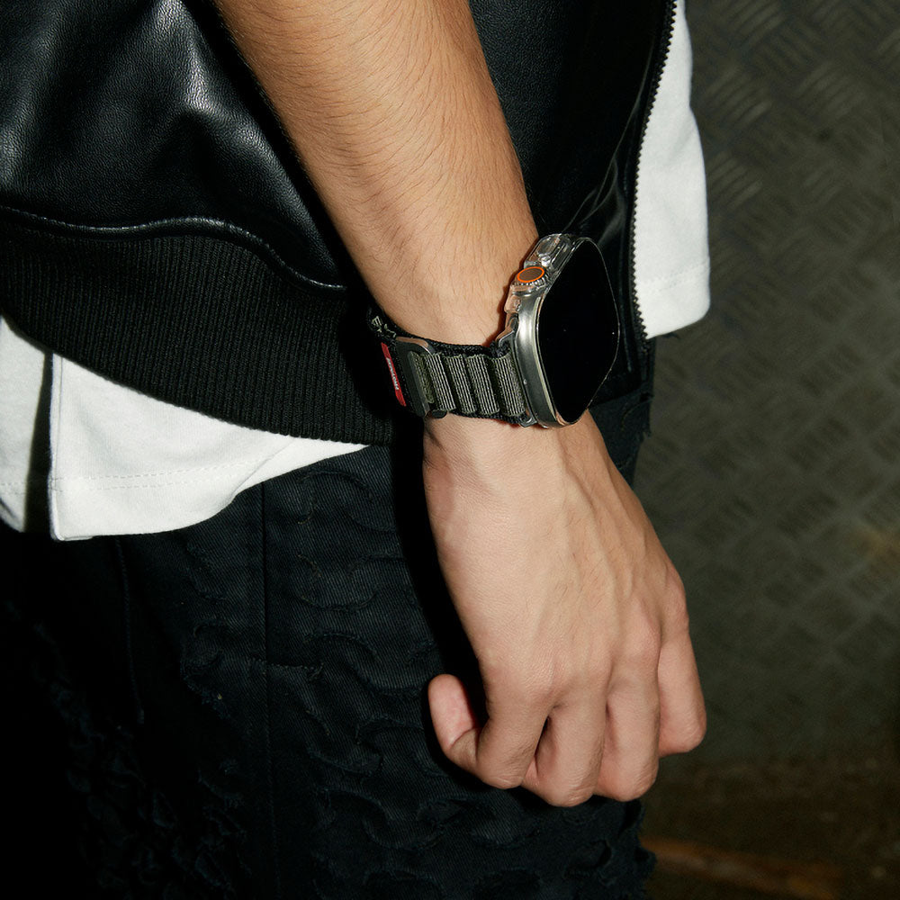 Apple Watch 44mm SkinArma Kobu Mesh Strap Black