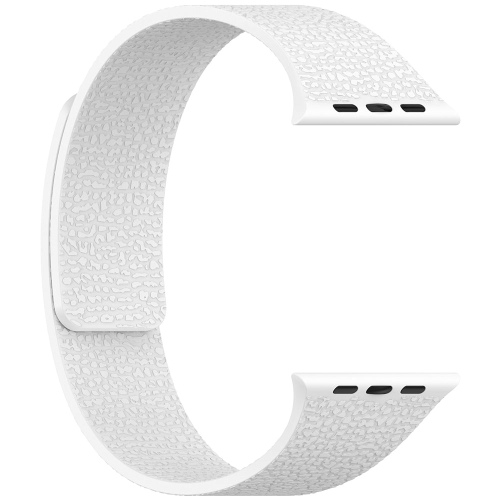 Apple Watch Ultra 49mm Zore KRD-136 Kabartma Desenli Silikon Kordon Açık Yeşil
