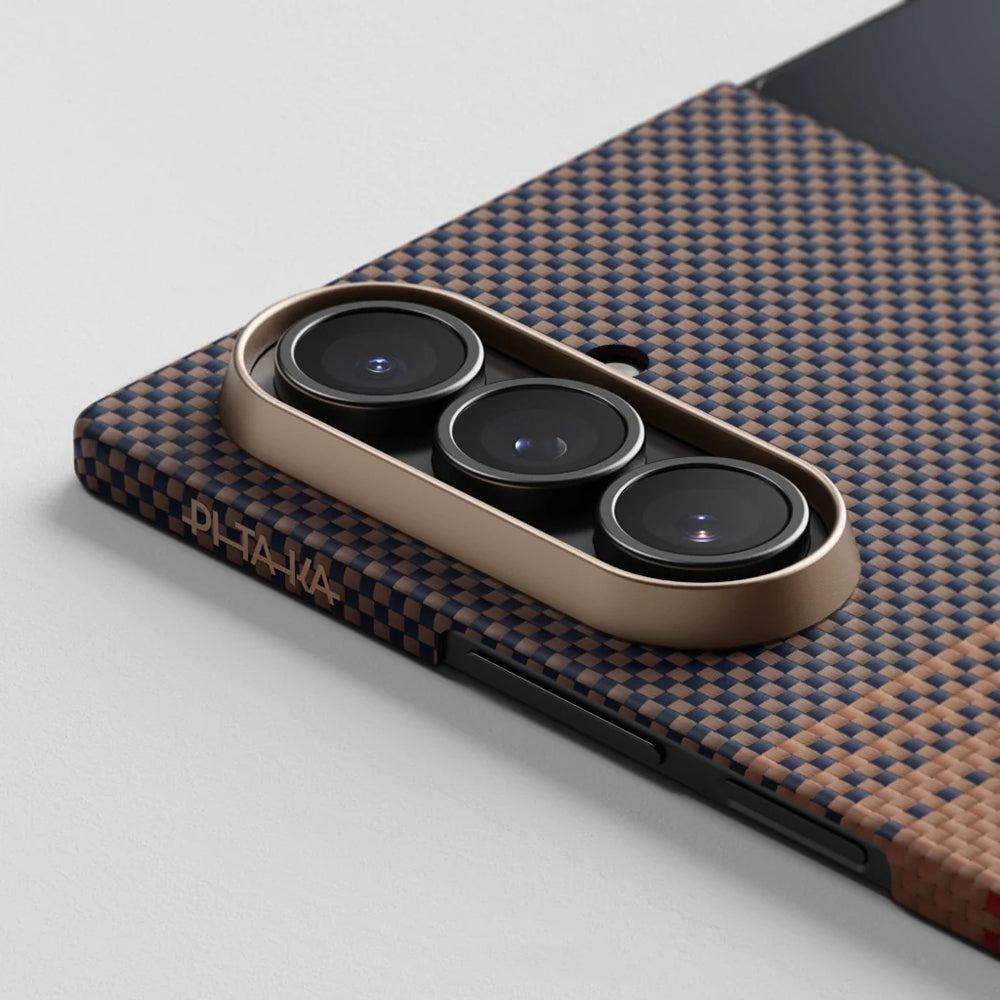 Galaxy Z Fold 7 Kılıf M-safe Şarj Özellikli Aramid Fiber Pitaka Tactile Woven Sunset-Moonrise Serisi Kapak Kahverengi