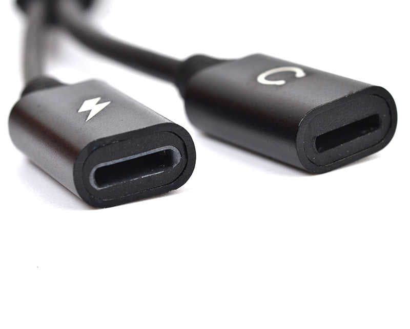 Go Des GD-UC11 Dual Lightning Headphone Audio & Charge Adapter Black