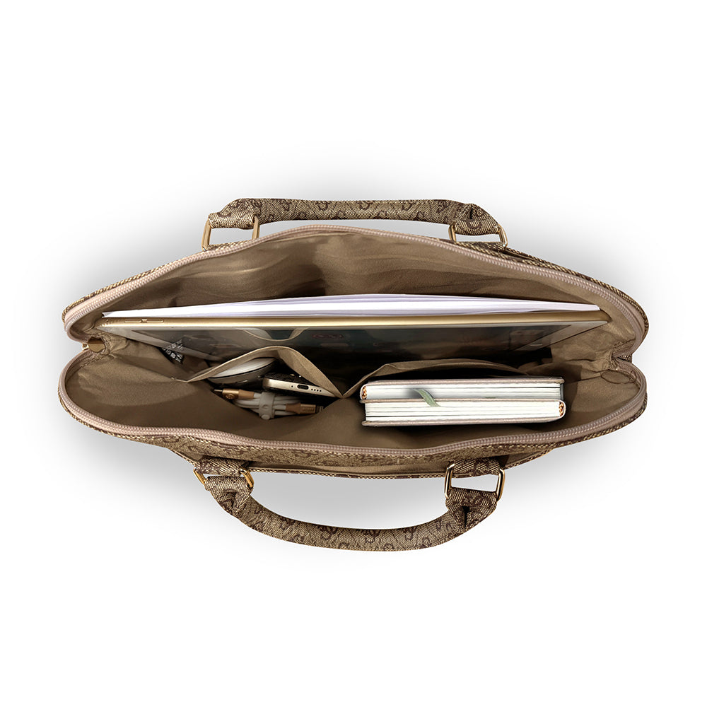 Guess Orjinal Lisanslı 4G Desenli Üçgen Logolu Omuz Askılı 15 inç Laptop Çantası Kahverengi