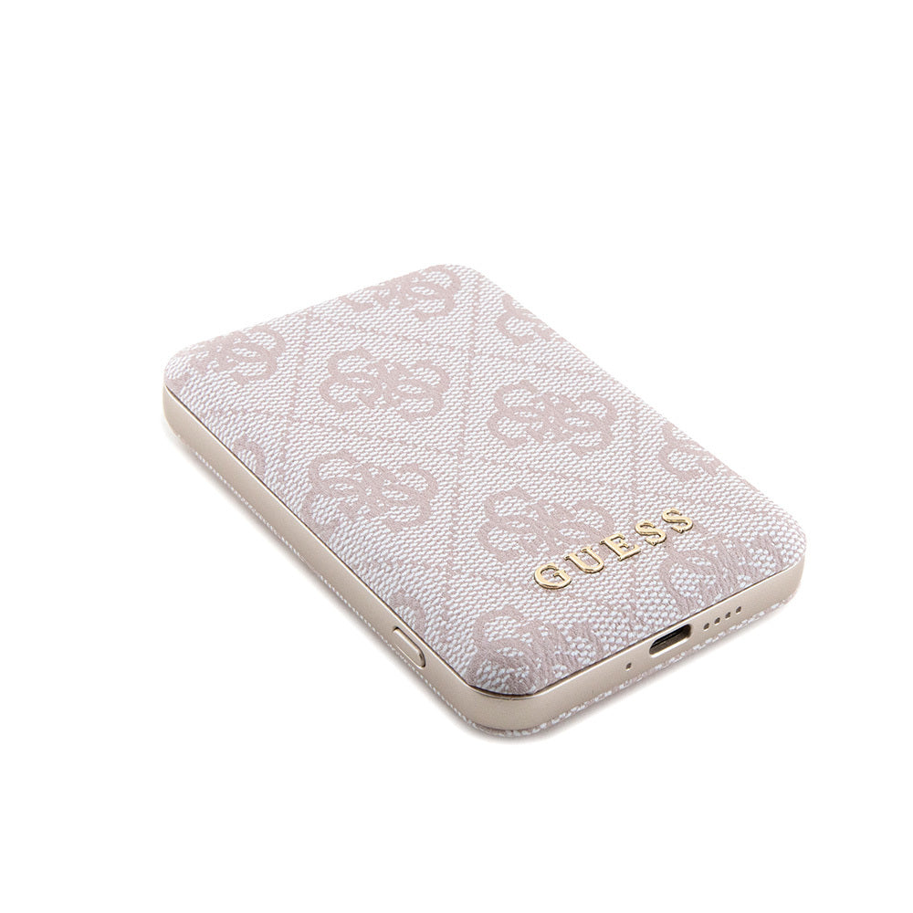 Guess Orjinal Lisanslı Dijital Led Göstergeli PU Deri 4G Desenli Metal Yazı Logolu Powerbank 5000mAh 15W Kahverengi