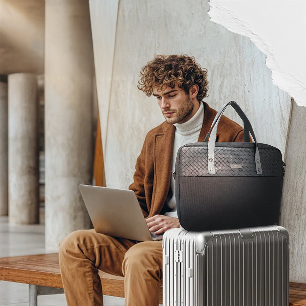 Lenyes LB552 Voyagers Serisi Su Geçirmez Polyester Kumaş Çıkarılabilir Omuz Askılı 13-14 inç Laptop Çantası Siyah