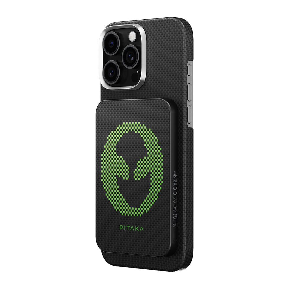 Pitaka Tactile Woven Aramid Fiber M-Safe Powerbank 15W 5000mAh Black-Green with Qi2 Charging Technology