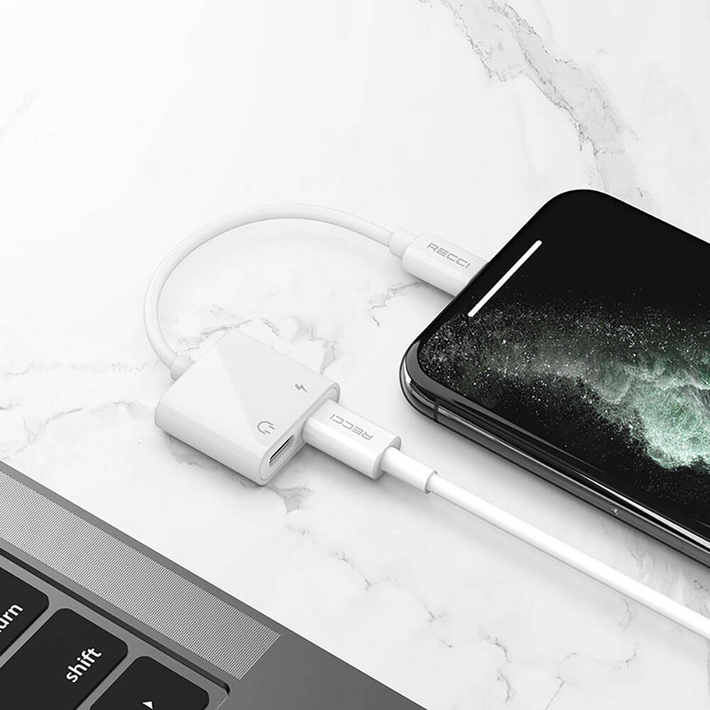 Recci RDS-A01 Lightning 2in1 Charging and Audio Adapter White