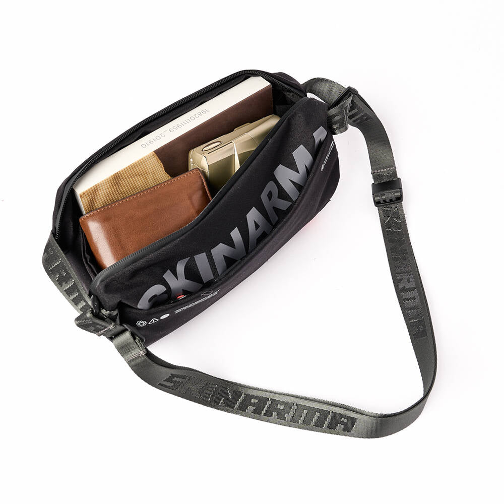 Skinarma Crossbody Fardel Crossbody Bag Black