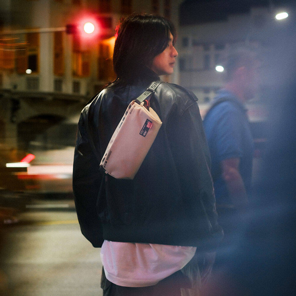 Skinarma Crossbody Fardel Crossbody Bag Cream