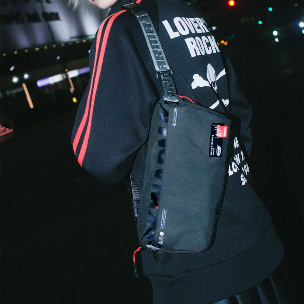 Skinarma Crossbody Fardel Crossbody Bag Black