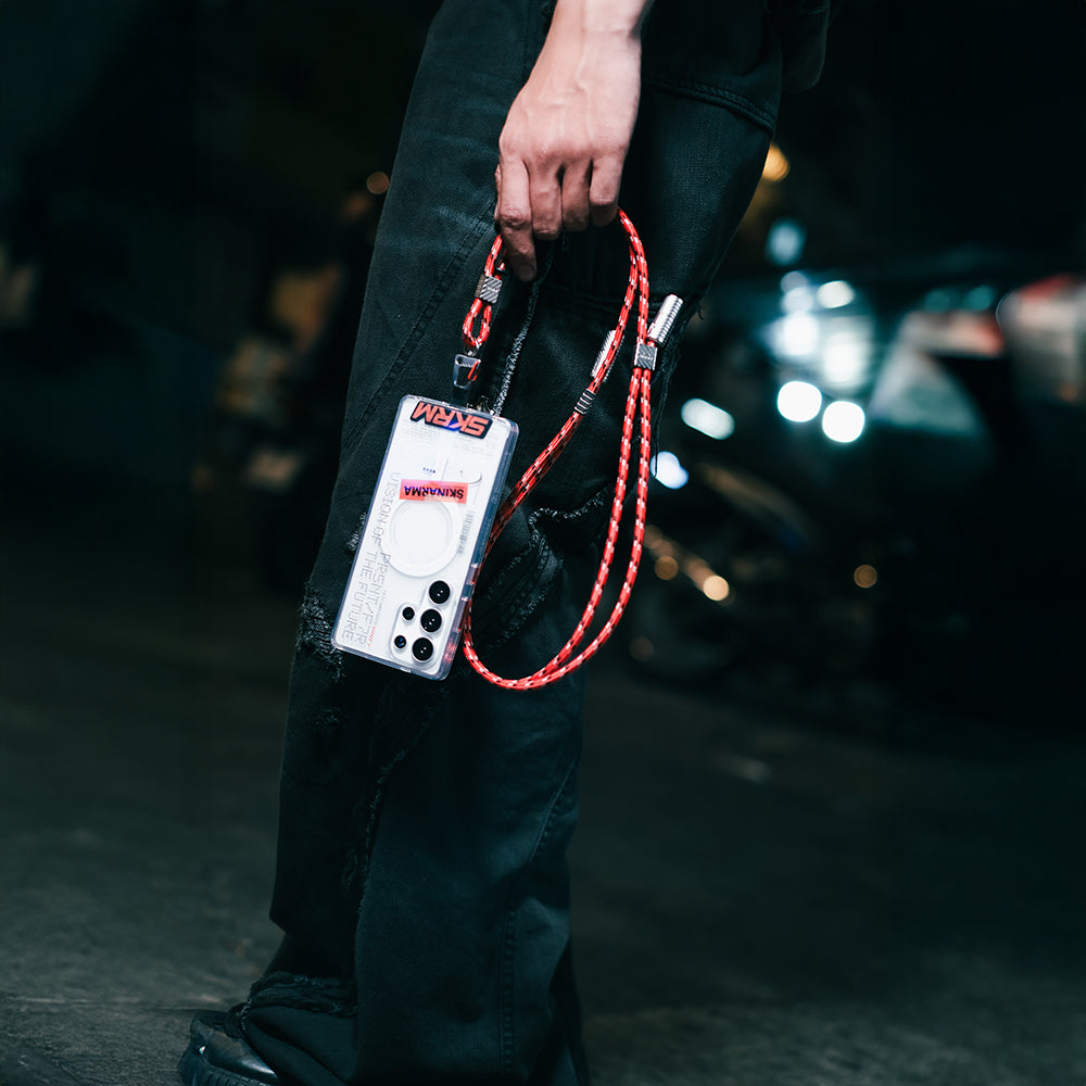 Skinarma DynoVE Serisi Type-C to Type-C Askı İpi Tasarımlı Şarj ve Data Kablosu Siyah