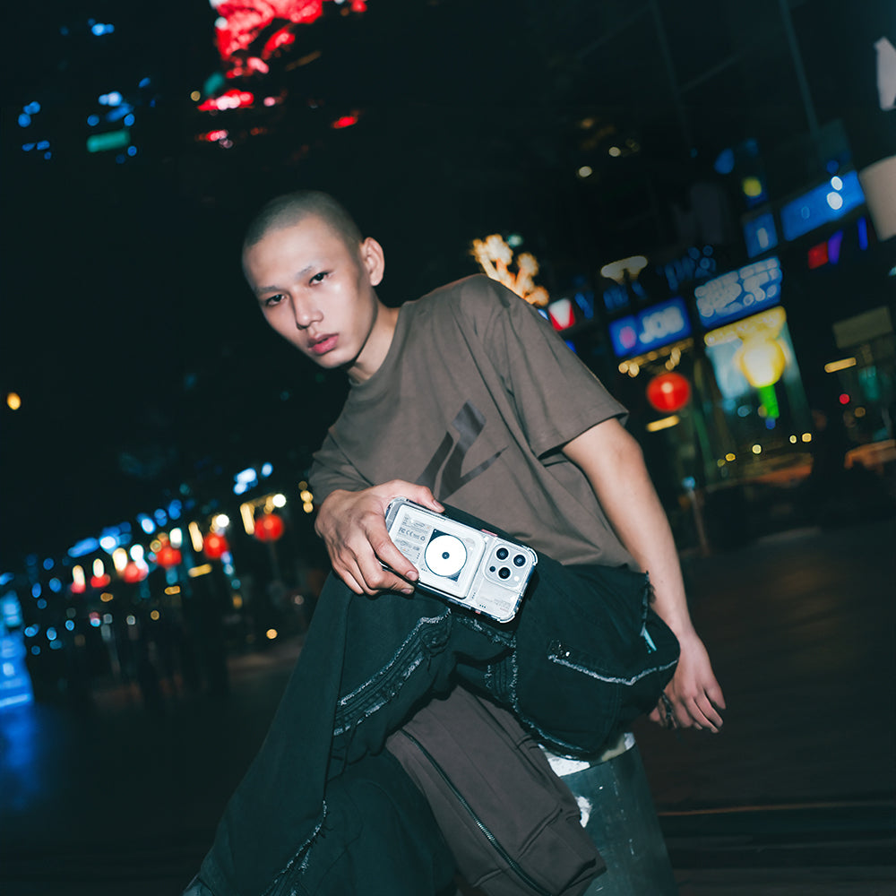 Skinarma Nexus Nova Kablosuz ve PD Hızlı Şarj Özellikli Standlı Taşınabilir Powerbank 20W 5000mAh Siyah