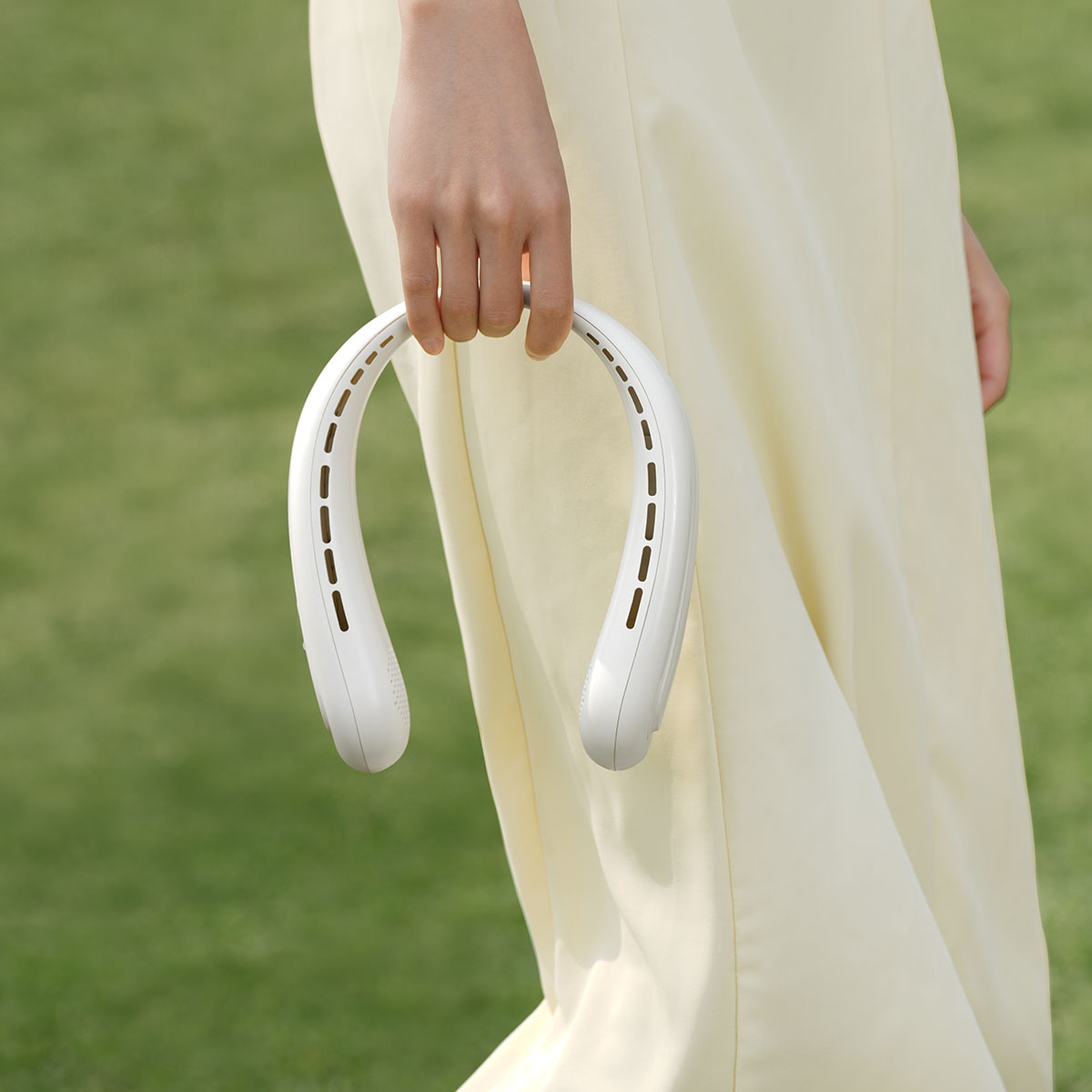 Wiwu FS02 Halter Portable Rechargeable Neck Fan White