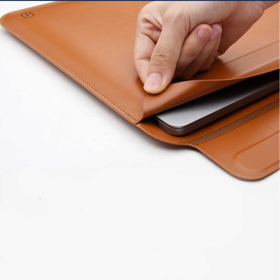 Apple Macbook 16.2' 2021 Wiwu Macbook Skin Pro Portable Stand Case Black