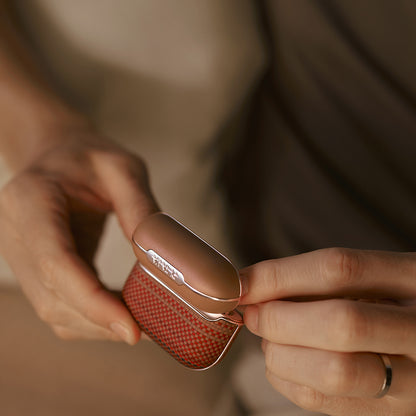 Apple Airpods 4 Kılıf Aramid Fiber Pitaka Tactile Woven Sunset-Moonrise Serisi Sunset Kapak Kahverengi