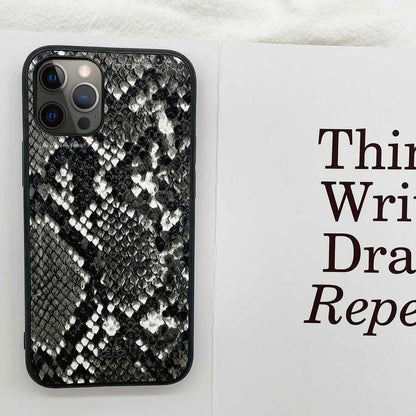 Apple iPhone 12 Pro Max Kılıf Kajsa Glamorous Serisi Snake Pattern Kapak Kırmızı