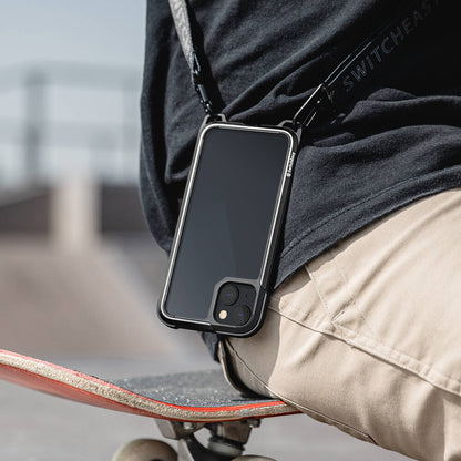 Apple iPhone 13 Kılıf Boyun Askılı Kompozit Tasarımlı Şok Önleyicili Lisanslı Switcheasy Odyssey Kapak Siyah