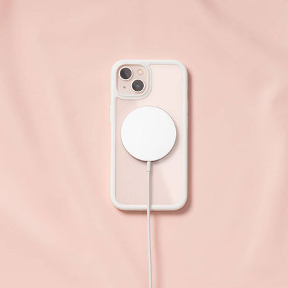 Apple iPhone 13 Kılıf Ultra İnce Şok Önleyicili Lisanslı Switcheasy Aero Plus Kapak Siyah Karbon