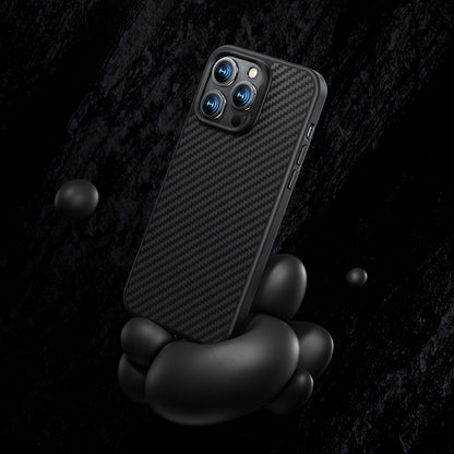 Apple iPhone 14 Plus Kılıf Karbon Fiber M-safe Şarj Özellikli Benks Hybrid ArmorPro 1500D Kevlar Kapak Siyah