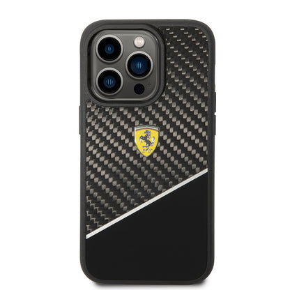 Apple iPhone 14 Pro Max Kılıf Ferrari Orjinal Lisanlı Klasik Metal Logolu Karbon Şerit Desenli Kapak Siyah