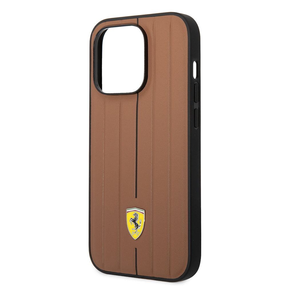 Apple iPhone 14 Pro Max Kılıf Ferrari Orjinal Lisanslı Deri Arka Yüzey Metal Logolu Şerit Tasarımlı Kapak Kahverengi