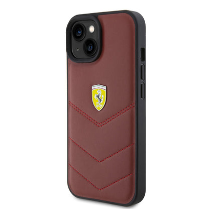 Apple iPhone 15 Kılıf Ferrari Orjinal Lisanslı Deri Dikişli Arka Yüzey Metal Logo Tasarımlı Kapak Kırmızı