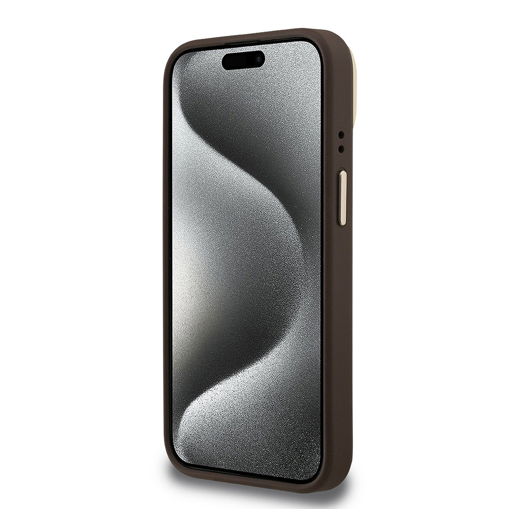 Apple iPhone 15 Kılıf Guess Orjinal Lisanslı PU Deri 4G Desenli Metal Büyük 4G ve Yazı Logolu Kamera Standlı Kapak Kahverengi