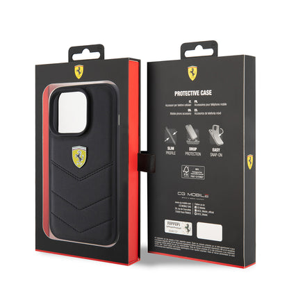 Apple iPhone 15 Pro Kılıf Ferrari Orjinal Lisanslı Deri Dikişli Arka Yüzey Metal Logo Tasarımlı Kapak Siyah