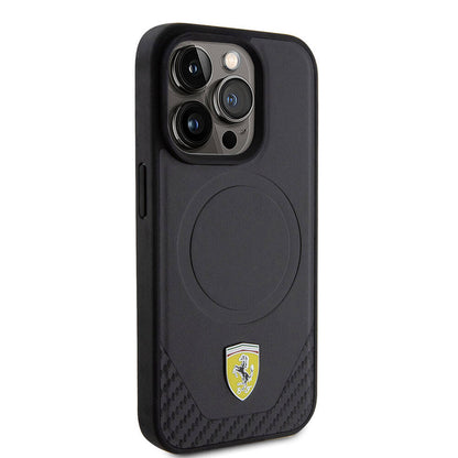 Apple iPhone 15 Pro Kılıf Ferrari Orjinal Lisanslı M-safe Şarj Özellikli Metal Logolu PU Karbon Kapak Kırmızı