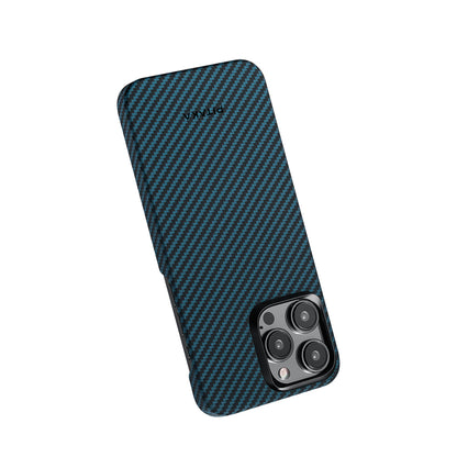 Apple iPhone 15 Pro Kılıf M-safe Şarj Özellikli 1500D Aramid Fiber Pitaka Ultra-Slim Classic Serisi Black-Blue Twill Kapak Siyah-Mavi