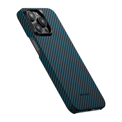 Apple iPhone 15 Pro Kılıf M-safe Şarj Özellikli 1500D Aramid Fiber Pitaka Ultra-Slim Classic Serisi Black-Blue Twill Kapak Siyah-Mavi