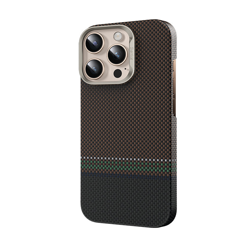 Apple iPhone 15 Pro Kılıf M-safe Şarj Özellikli Karbon Fiber Tasarımlı Benks Prestige ArmorAir Kevlar Kapak Gold