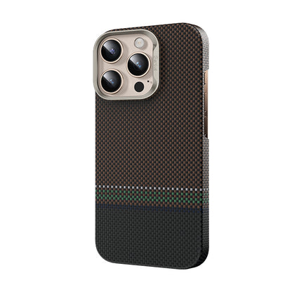 Apple iPhone 15 Pro Kılıf M-safe Şarj Özellikli Karbon Fiber Tasarımlı Benks Prestige ArmorAir Kevlar Kapak Gold