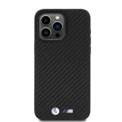 Apple iPhone 15 Pro Max Kılıf BMW Orjinal Lisanslı Karbon Fiber Tasarımlı ve Metal Logolu PU Deri Kapak Siyah