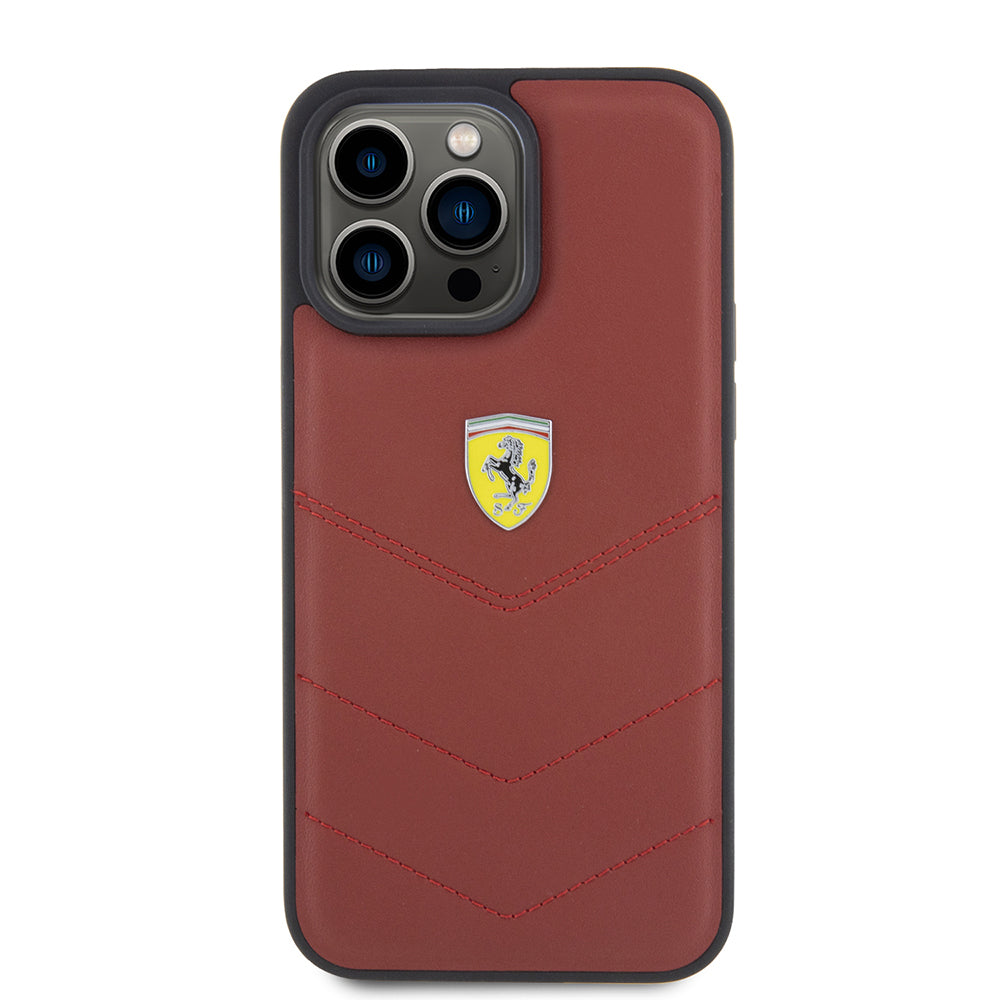 Apple iPhone 15 Pro Max Kılıf Ferrari Orjinal Lisanslı Deri Dikişli Arka Yüzey Metal Logo Tasarımlı Kapak Kırmızı