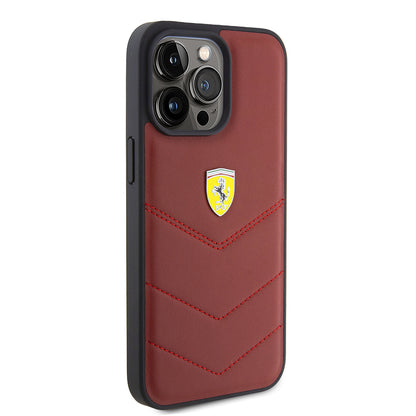 Apple iPhone 15 Pro Max Kılıf Ferrari Orjinal Lisanslı Deri Dikişli Arka Yüzey Metal Logo Tasarımlı Kapak Kırmızı