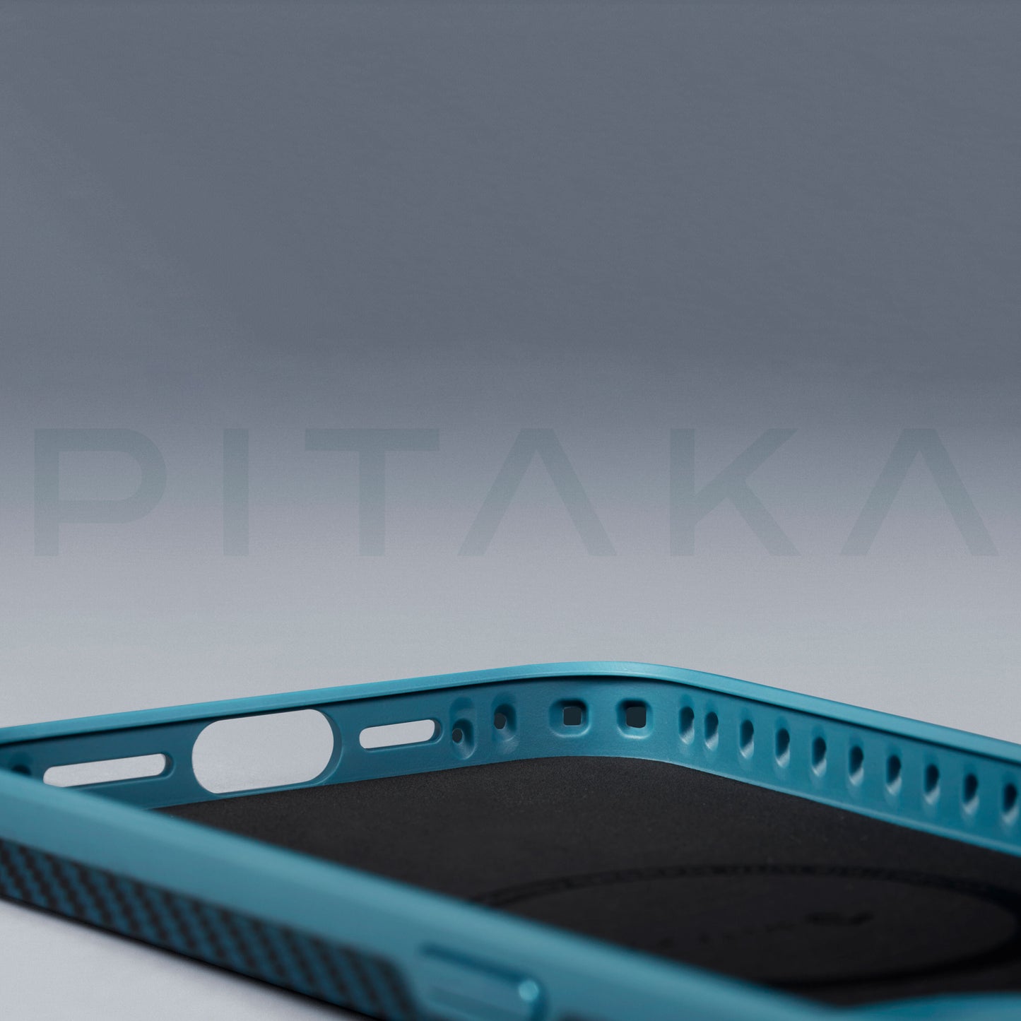 Apple iPhone 15 Pro Max Kılıf M-safe Şarj Özellikli 1500D Aramid Fiber Pitaka Military-Grade Classic Serisi Black-Grey Twill Kapak Siyah-Mavi