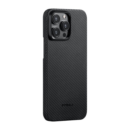Apple iPhone 15 Pro Max Kılıf M-safe Şarj Özellikli 600D Aramid Fiber Pitaka Ultra-Slim Classic Serisi Black-Grey Twill Kapak Siyah-Gri
