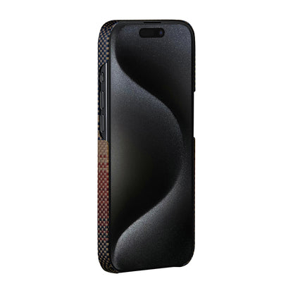 Apple iPhone 15 Pro Max Kılıf M-safe Şarj Özellikli Aramid Fiber Pitaka Tactile Woven Sunset-Moonrise Serisi Sunset Kapak Kahverengi