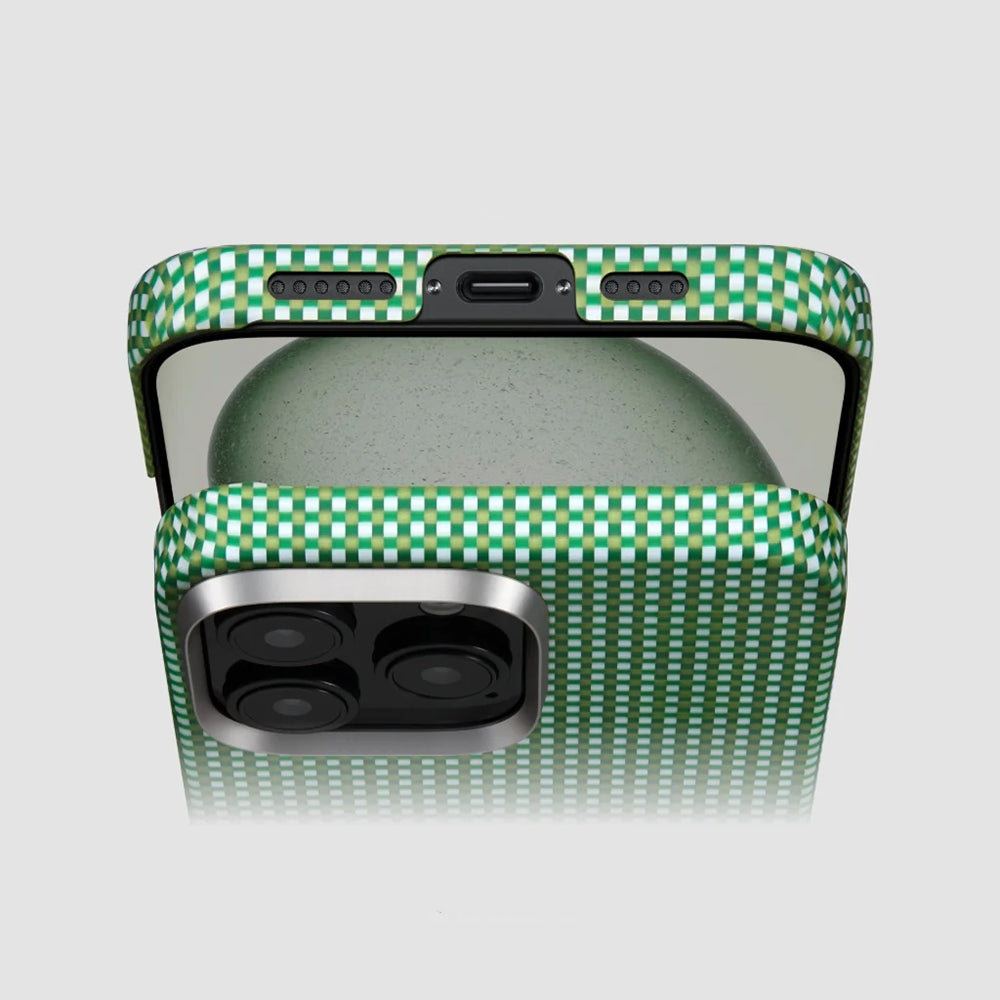 Apple iPhone 16 Plus Kılıf M-safe Şarj Özellikli Aramid Fiber Pitaka Ultra-Slim Classic Serisi Forest Green Kapak Yeşil