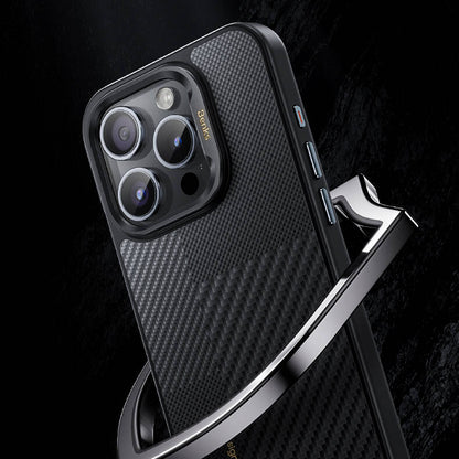 Apple iPhone 16 Pro Kılıf M-safe Şarj Özellikli Karbon Fiber Benks Montage Hybrid ArmorPro Kevlar Kapak Siyah