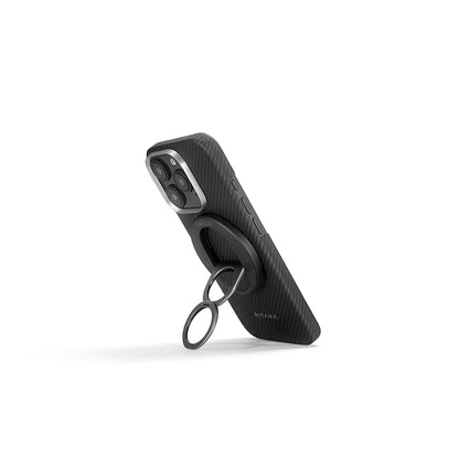 Apple iPhone 16 Pro Max Kılıf M-safe Şarj Özellikli Grip 3 Standlı 600D Aramid Fiber Pitaka Ultra-Slim Classic Serisi Black-Grey Twill Kapak Siyah-Gri