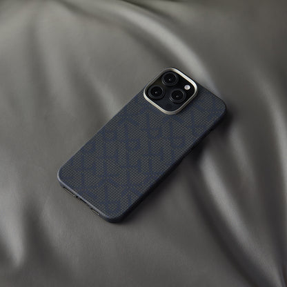 Apple iPhone 16 Pro Max Kılıf M-safe Şarj Özellikli Aramid Fiber Pitaka Tactile Woven Monogram Serisi Kapak Siyah